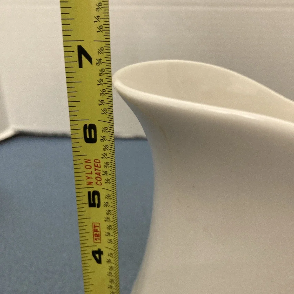 Vtg Pier 1 Imports White 6.5